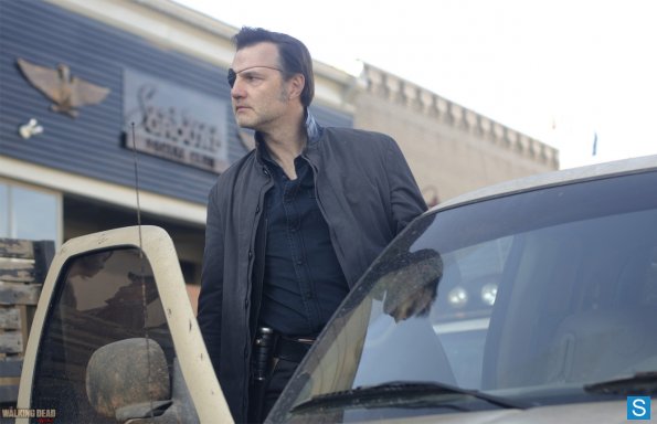 Gobernador_3x16_Welcome_to_the_tombs_595_slogo