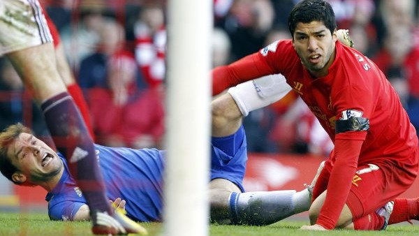 Luis Suarez Branislav Ivanovic