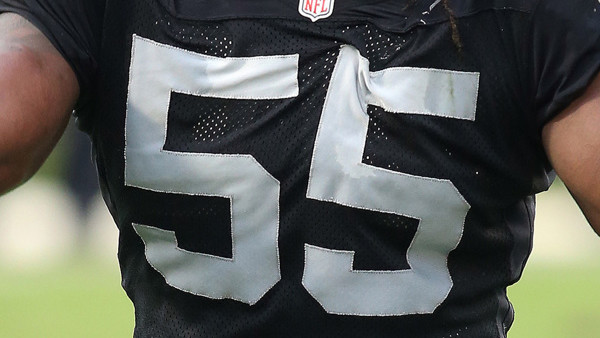 Oakland Raiders outside linebacker Sio Moore (55) against the San Francisco 49ers during an NFL game at O.com Coliseum in Oakland, CA, on Sunday, December 7, 2014. (AP Photo/Michael Zito)