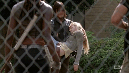 The Walking Dead Darly Carrying Beth Dead Gif Gif