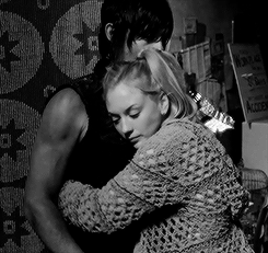 The Walking Dead Daryl And Beth Hug Gif Gif