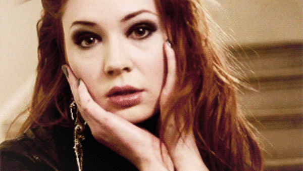 Amy S Photoshoot In Asylum Of The Daleks Amy Pond 32050004 300 300 Gif