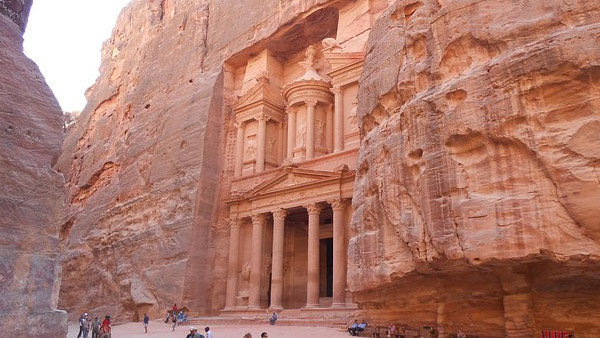 A sign directs guests to Knockturn Alley during a preview of Diagon Alley at the Wizarding World of Harry Potter at Universal Orlando, Thursday, June 19, 2014, in Orlando, Fla. (AP Photo/John Raoux)