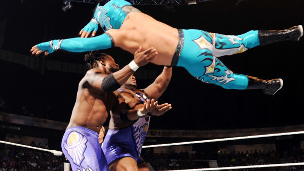 lucha dragons new day