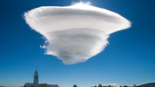 Lenticular cloud