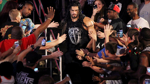 roman reigns crowd