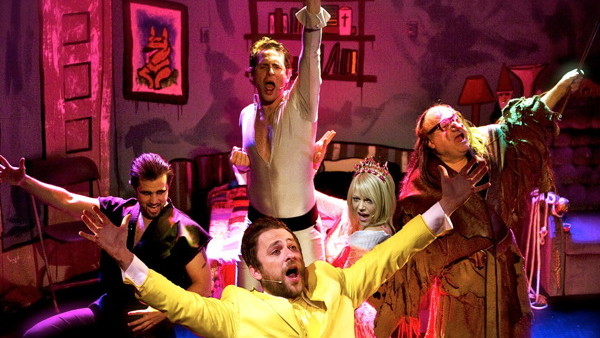 It's Always Sunny Mac and Dennis Move to the Suburbs