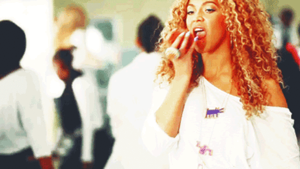 Beyonce eating and apple