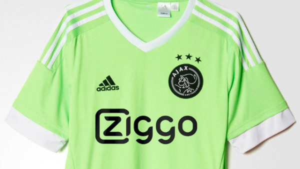 Gareth Bale of Real Madrid controls the ball during their International Championship Cup soccer match against Manchester City in Melbourne, Australia, Friday, July 24, 2015. (AP Photo/Theo Karanikos)