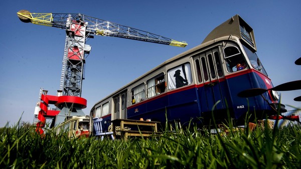Crane hotel in Amsterdam