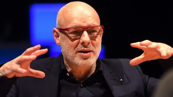 David Byrne talking Heads.jpg