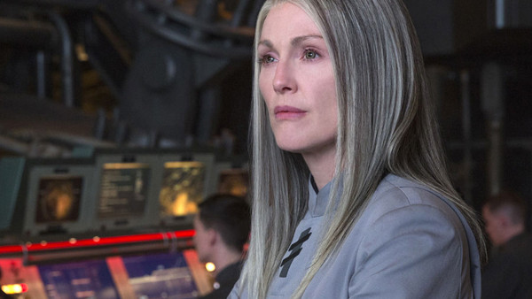 The Hunger Games Coin Julianne Moore.jpg
