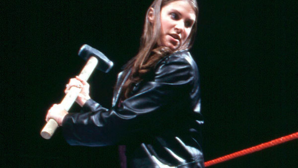 Stephanie McMahon Sledgehammer Armageddon 1999