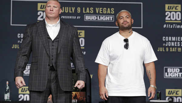 Brock Lesnar UFC 200