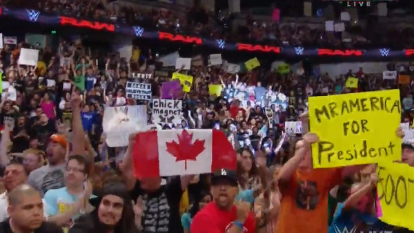 Mr America Fan Sign WWE Raw