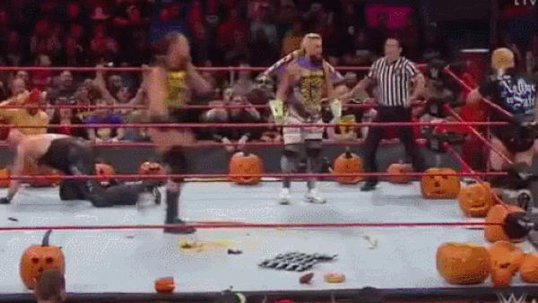 Karl Anderson Trick Of Street Table