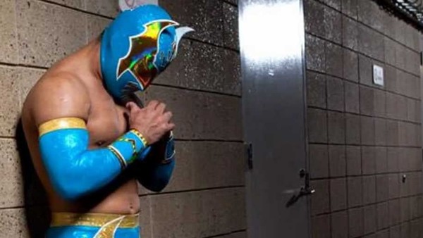 Sin Cara Debut