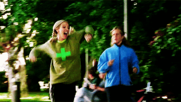 Friends Phoebe running 