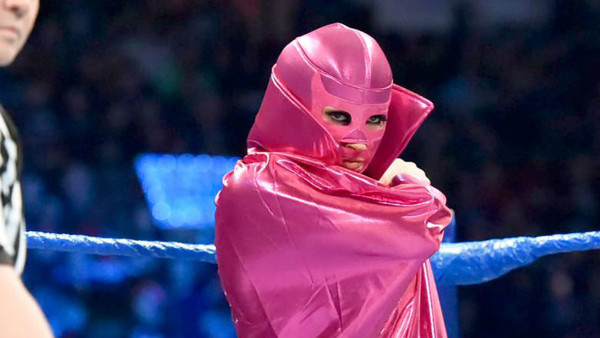 Becky Lynch Miss Mascaras