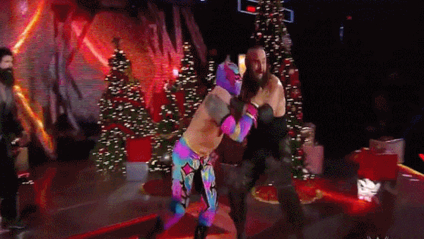 Braun Throws Sin Cara Christmas