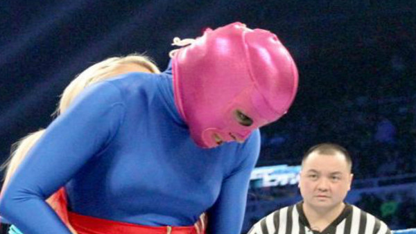 Becky Lynch Miss Mascaras