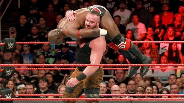 braun strowman apollo crews