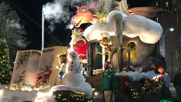 Macy Holiday Parade Universal Orlando