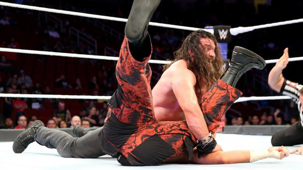 WWE Survivor Series 2017 Elias Sampson Matt Hardy