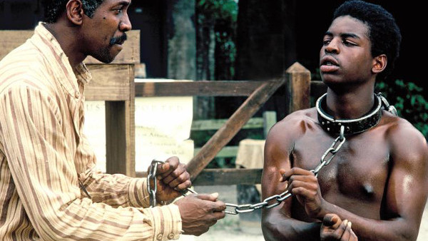 Star Trek Kirk Uhura Kiss