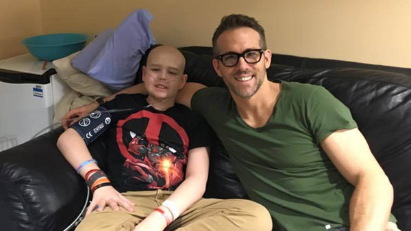 Reynolds Deadpool fan