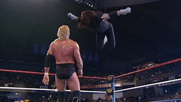 Undertaker Diving Clotheseline
