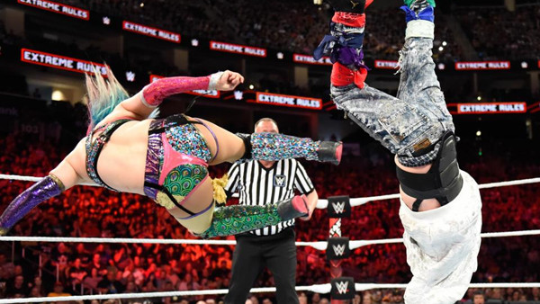 WWE Extreme Rules 2018 Asuka James Ellsworth