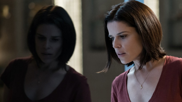 Skyscraper Neve Campbell