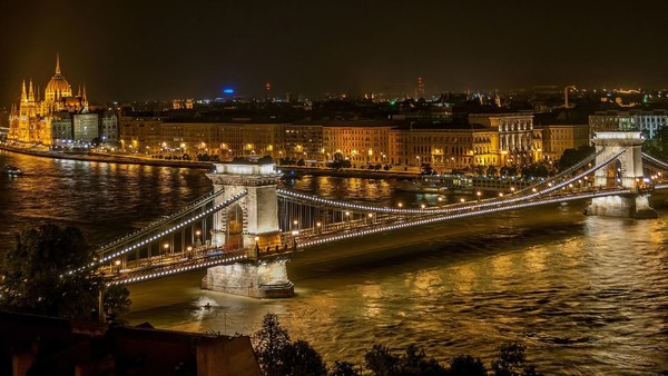 1920px Széchenyi Chain Bridge
