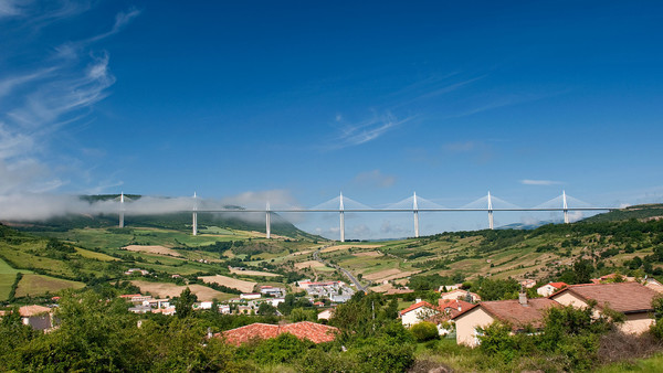 1920px Creissels Et Viaduct De Millau