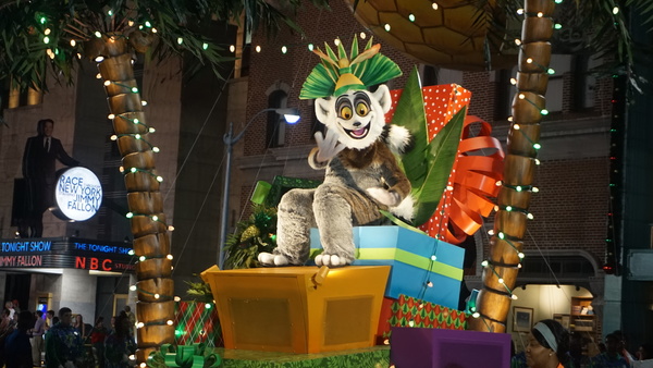 Universal Orlando Parade Christmas 