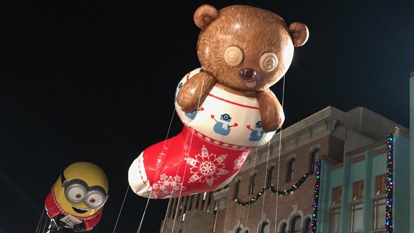 Universal Orlando Christmas Parade