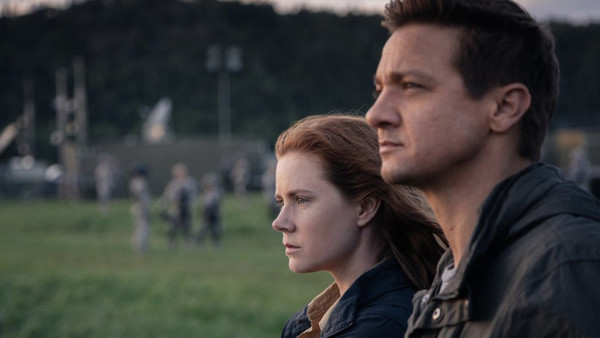 Arrival Jeremy Renner Amy Adams