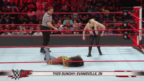 Alexa Bliss Naomi