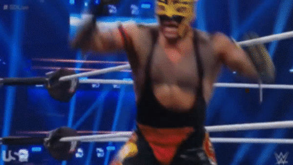 Andrade Rey Mysterio Barricade