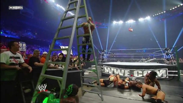 Jeff Hardy Money In The Bank WrestleMania 23 Legdrop