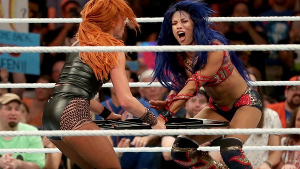 Becky Lynch Sasha Banks