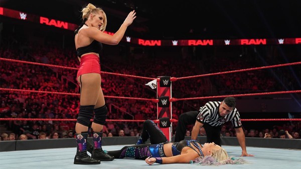 Lacey Evans