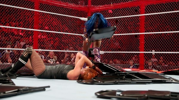 Sasha Banks Becky Lynch