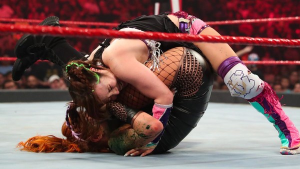 Nikki Cross Becky Lynch