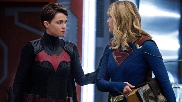 Crisis On Infinite Earths Batwoman Supergirl