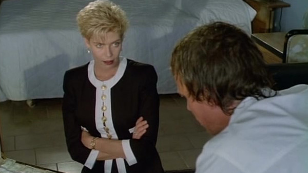 Cat Chaser Kelly McGillis Peter Weller