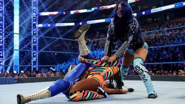 Bayley Sasha Banks Naomi