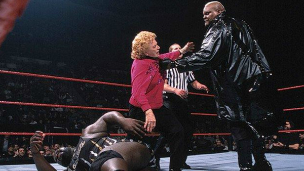 No Way Out 2000 Viscera Mark Henry Mae Young