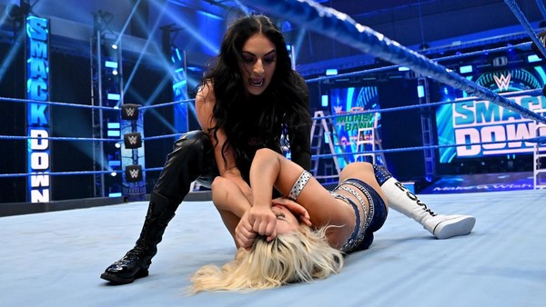 Sonya Deville Mandy Rose